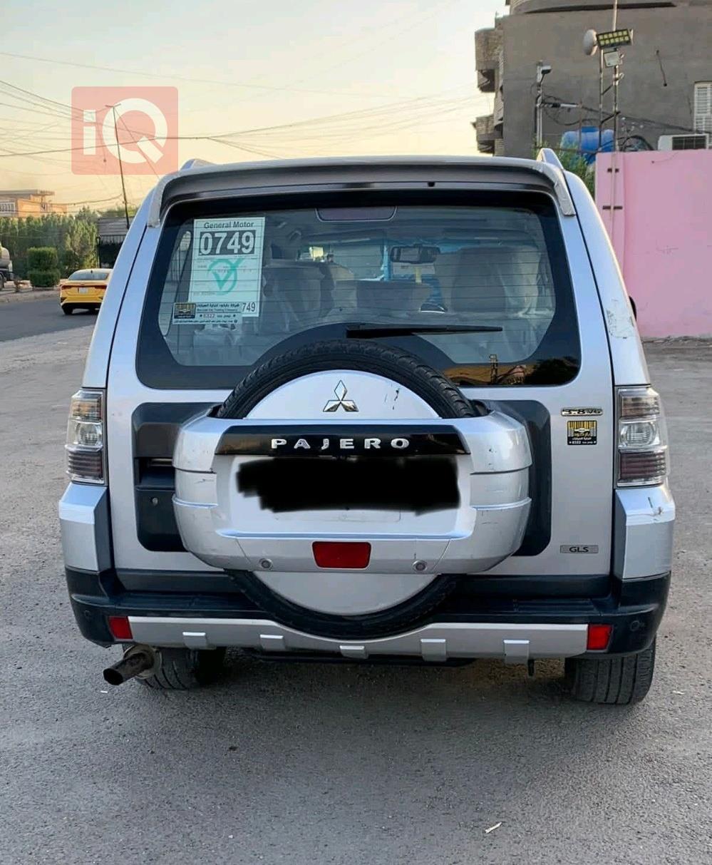 ميتسوبيشي باجيرو